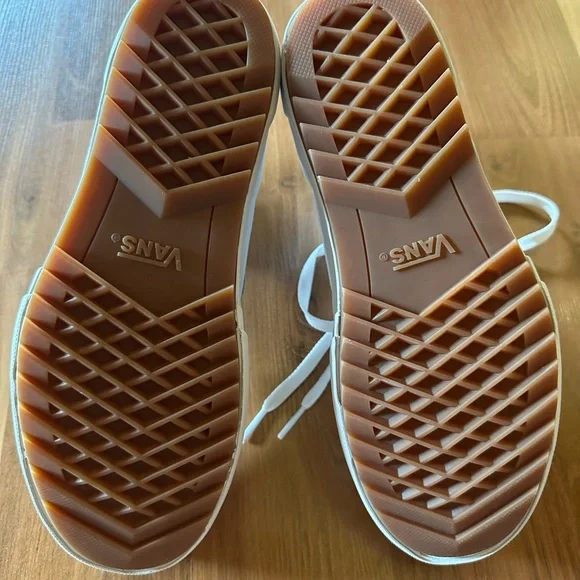 Vans high top Sk8-Hi white sneakers (6.5 womens) New - Picture 5 of 11